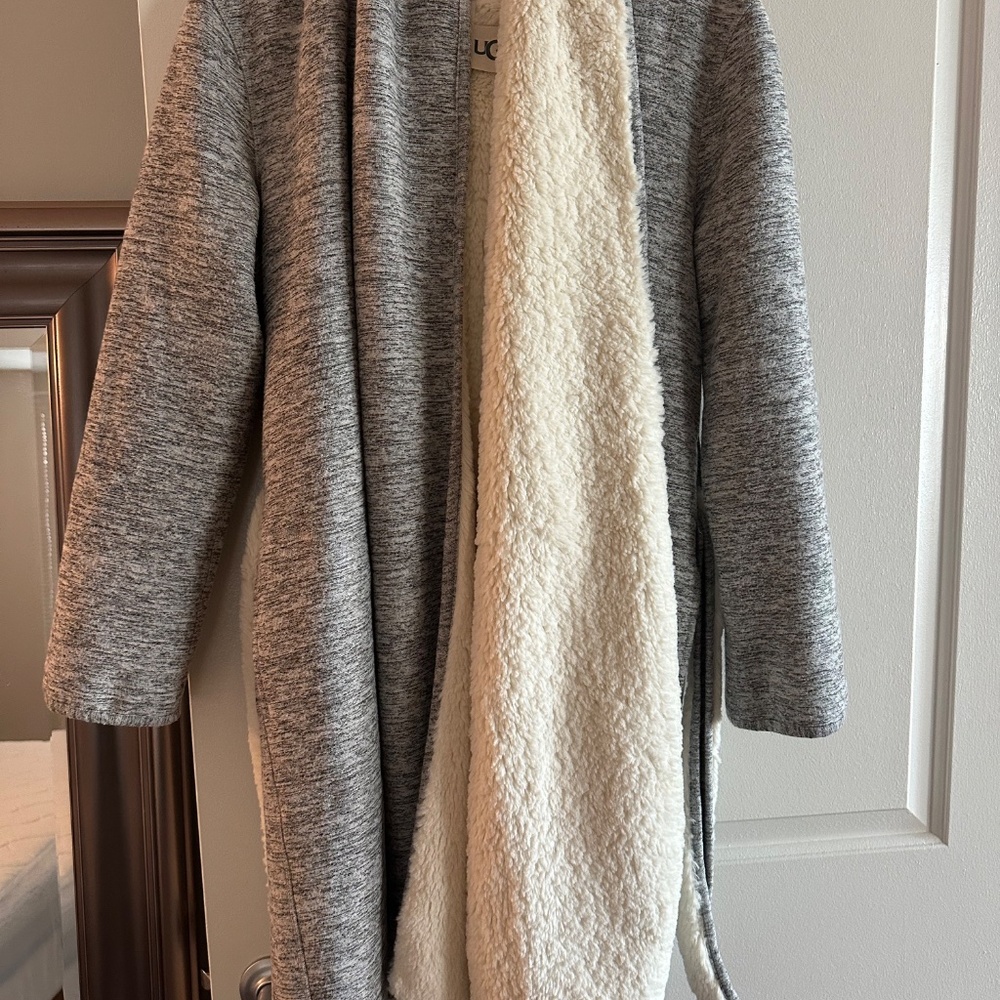Ugg Robe - Picture 3 of 3